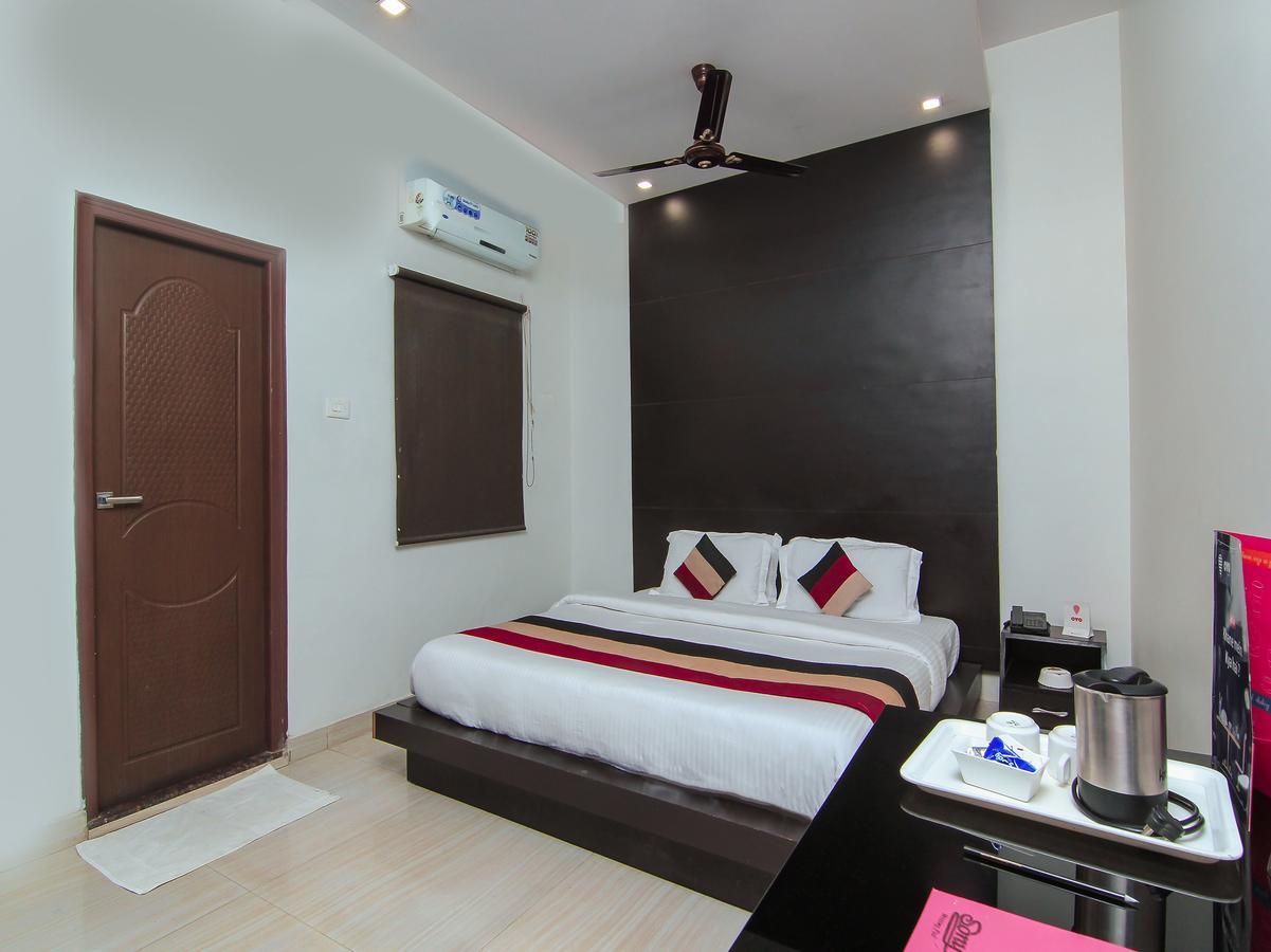 Oyo 1358 Hotel Crossroad Lakhnaú Exteriér fotografie