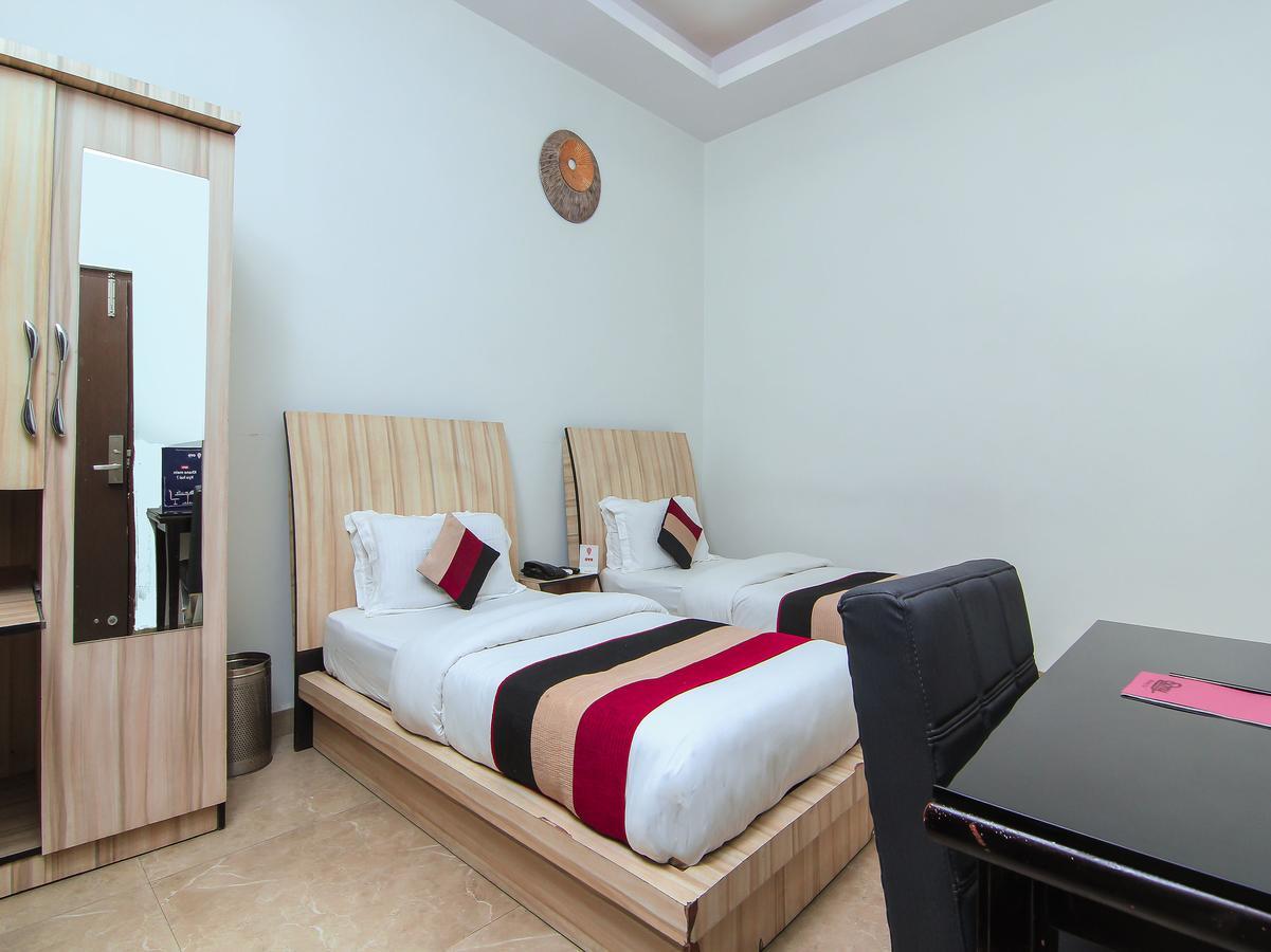 Oyo 1358 Hotel Crossroad Lakhnaú Exteriér fotografie