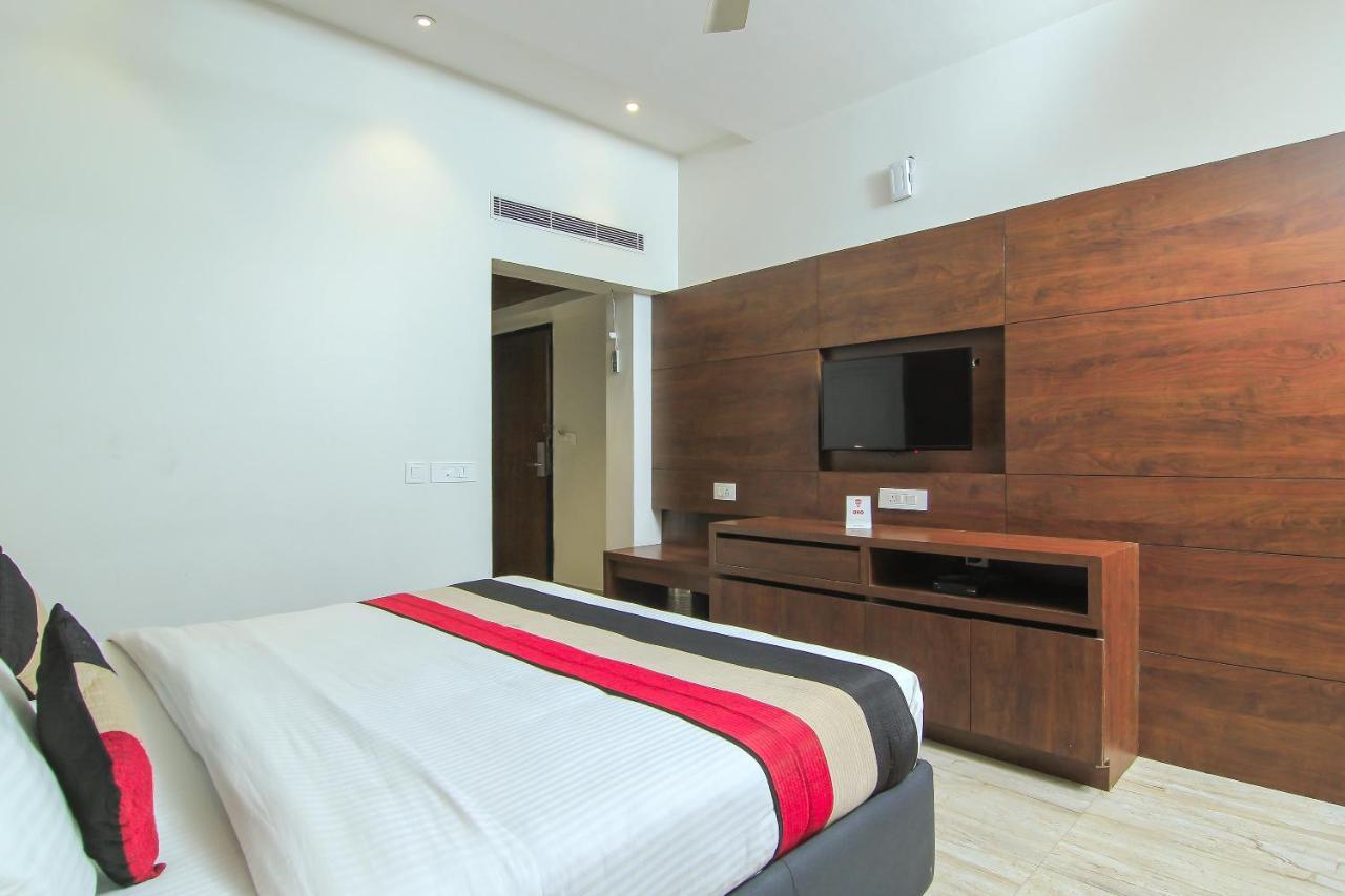 Oyo 1358 Hotel Crossroad Lakhnaú Exteriér fotografie